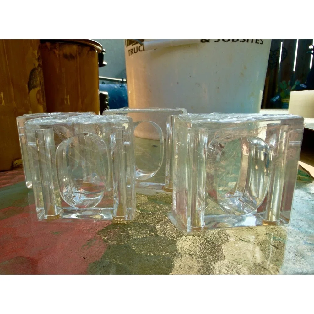 Vintage Acrylic Napkin Ring Salt & Pepper Shaker Combination Holders Set of 4‎
